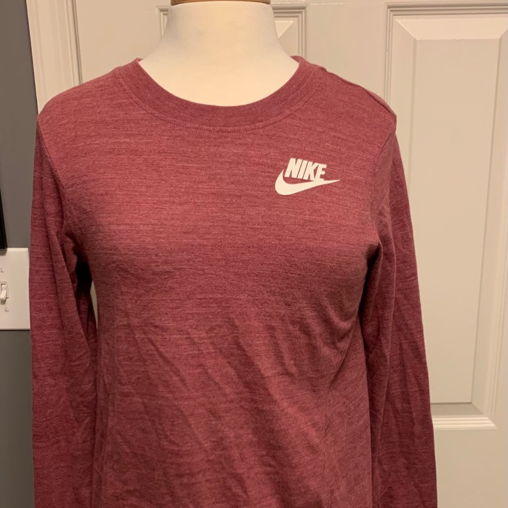 Nike long sleeve light weight sweatshirt